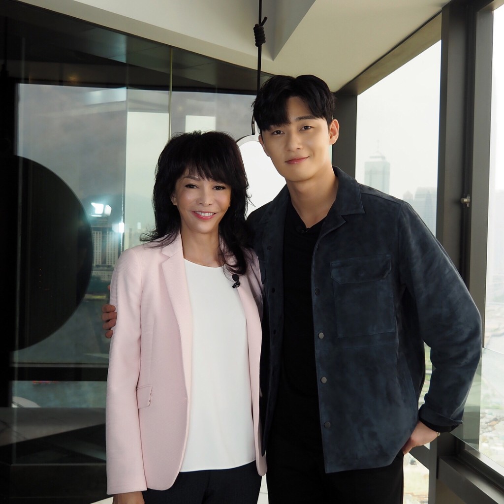 2017年鄭裕玲去韓國拍《Do姐再shopping》成功訪問朴敘俊，更留言說「多謝男朋友的出現」。